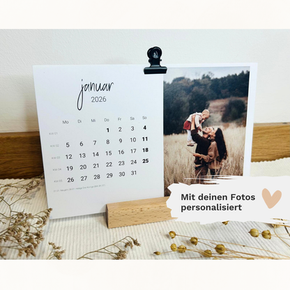 Personalisierter Fotokalender 2026 mit Holzfuß | Design 01