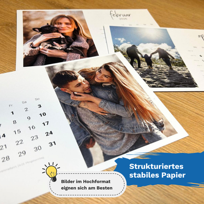 Personalisierter Fotokalender 2026 mit Holzfuß | Design 01