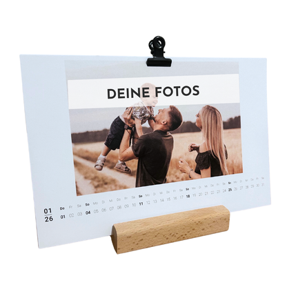 Personalisierter Fotokalender 2026 mit Holzfuß | Design 02
